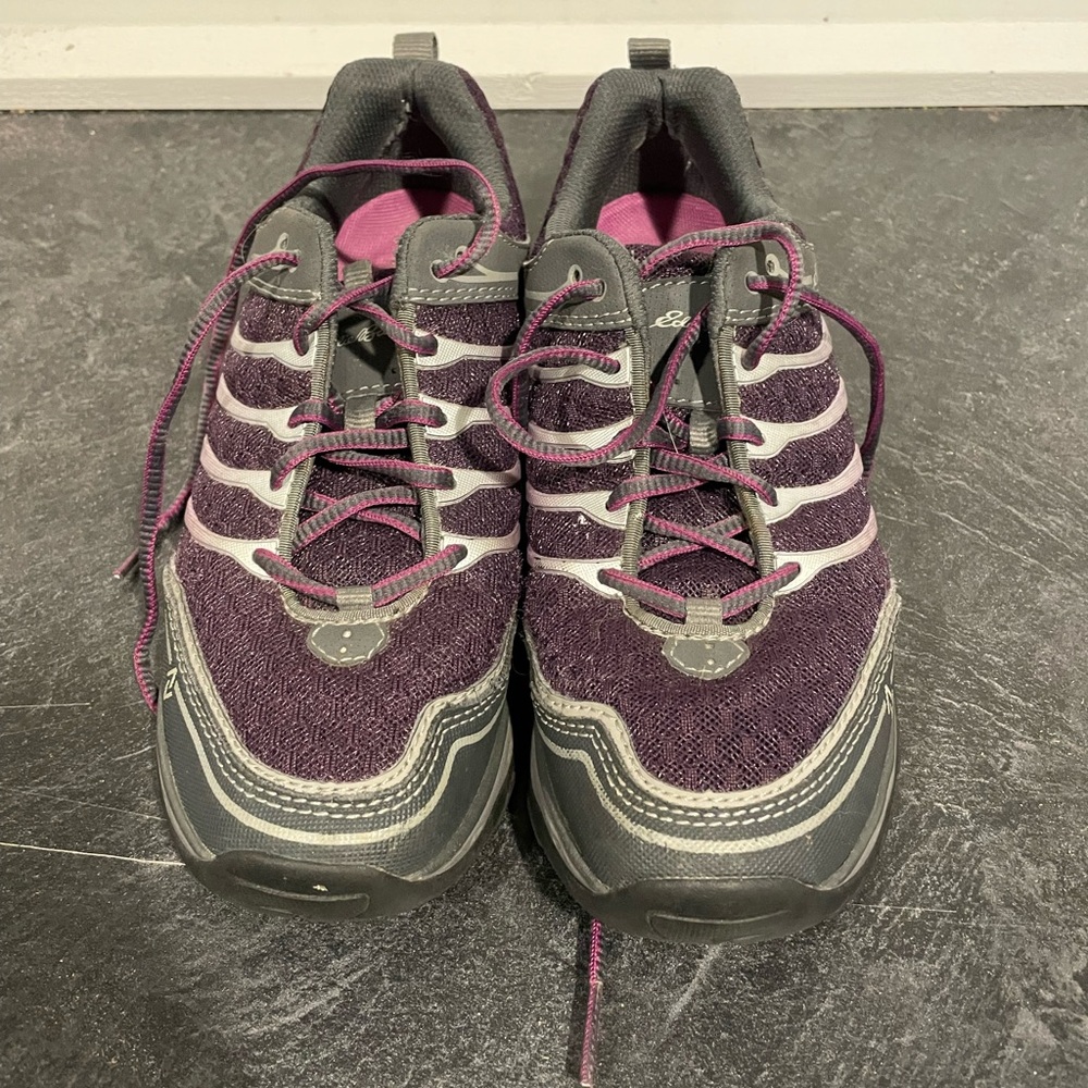 Eddie Bauer Purple & Gray Tennis Shoes. (Size 6.5)